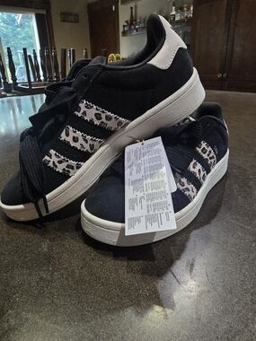 Black Sneakers with White Leopard Stripe Detail